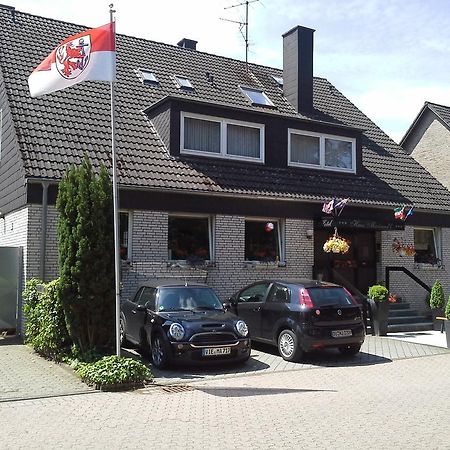 Hotel Haus Mariandl Düsseldorf Exterior foto
