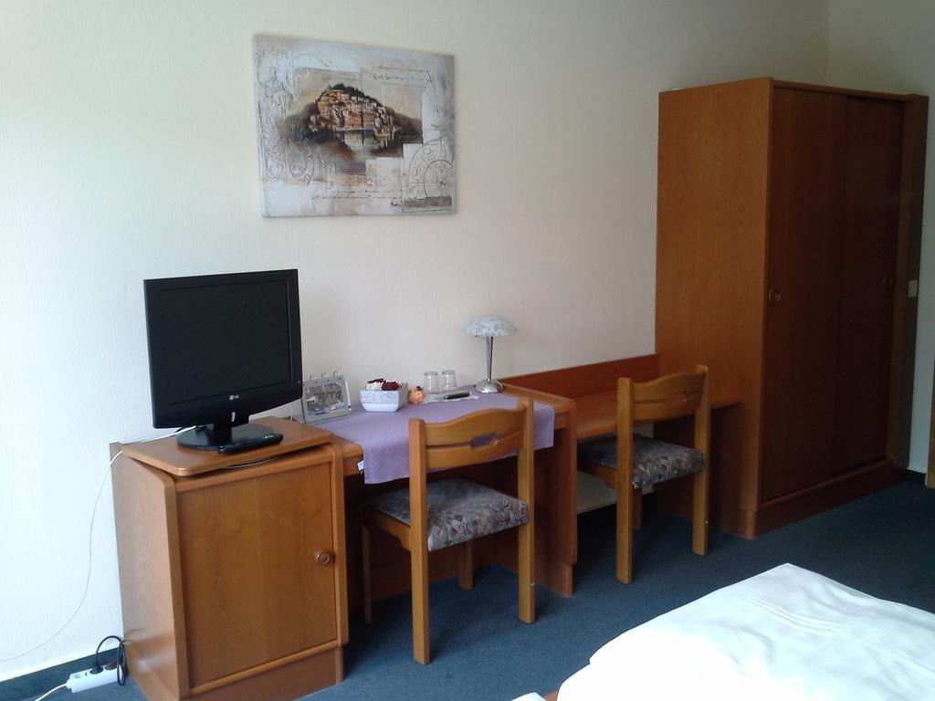 Hotel Haus Mariandl Düsseldorf Zimmer foto