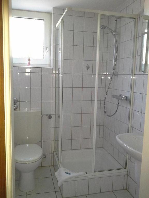 Hotel Haus Mariandl Düsseldorf Zimmer foto