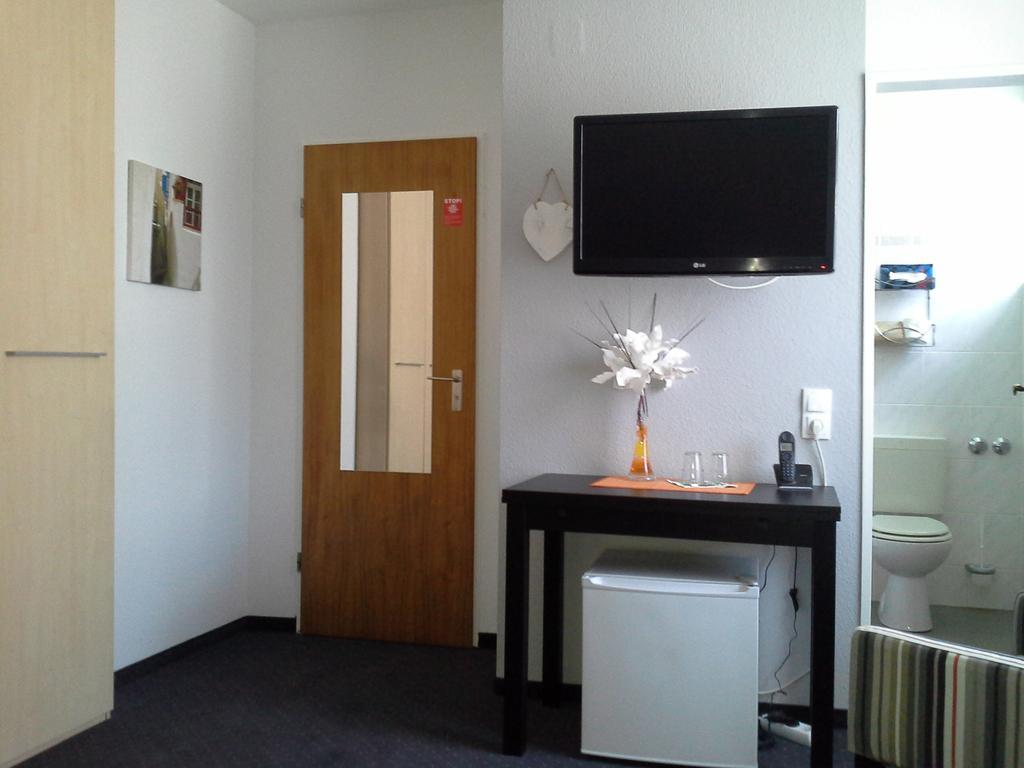 Hotel Haus Mariandl Düsseldorf Zimmer foto