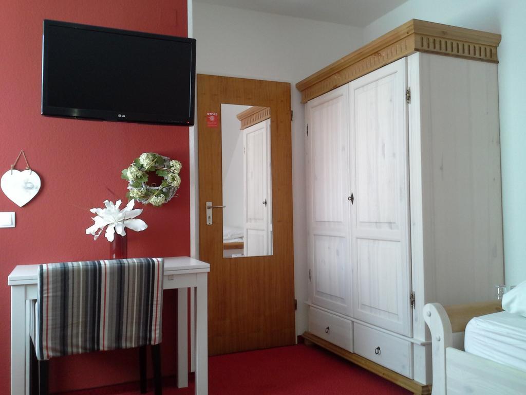 Hotel Haus Mariandl Düsseldorf Zimmer foto
