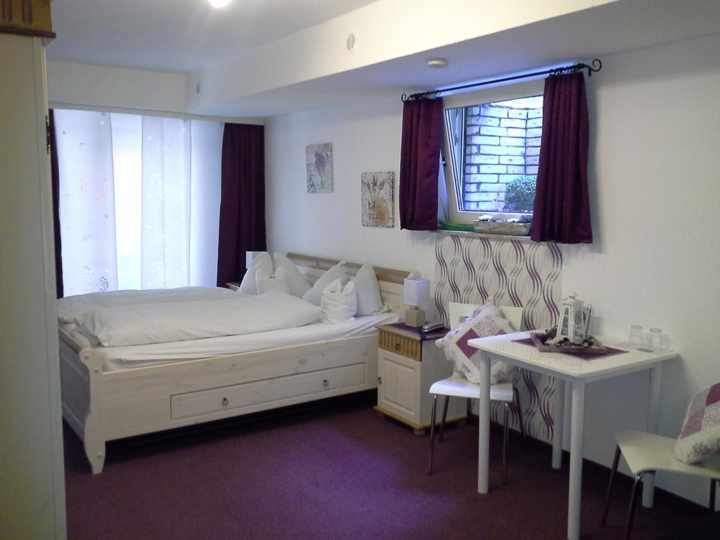 Hotel Haus Mariandl Düsseldorf Zimmer foto