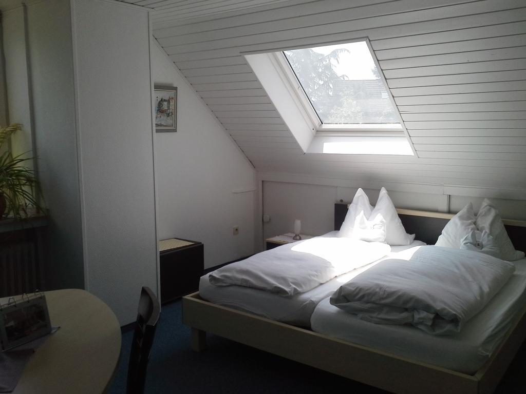 Hotel Haus Mariandl Düsseldorf Exterior foto