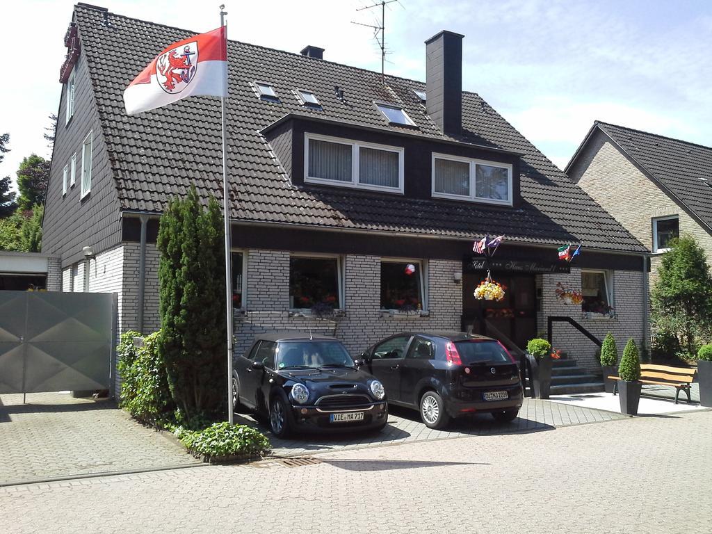 Hotel Haus Mariandl Düsseldorf Exterior foto